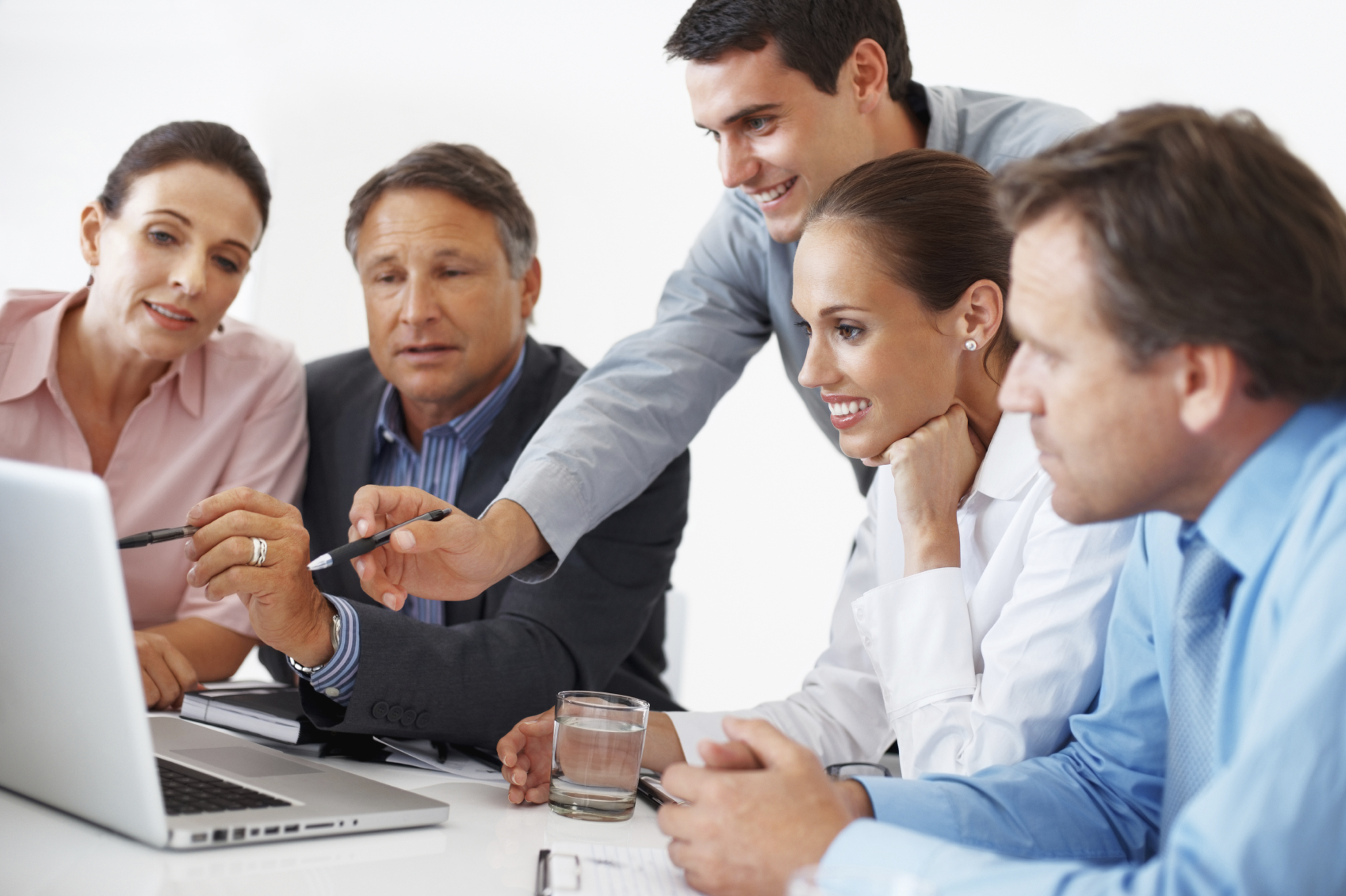 business-people-working-together-istock_000017346252medium